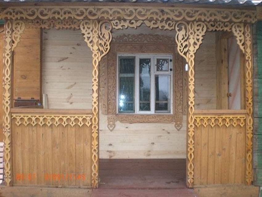 Резное крыльцо из дерева