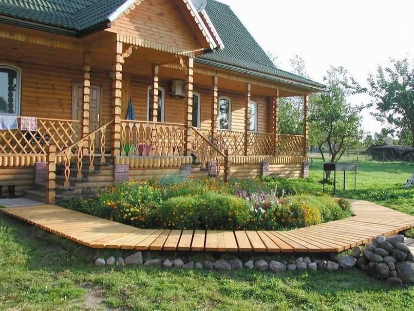 Резное крыльцо из дерева