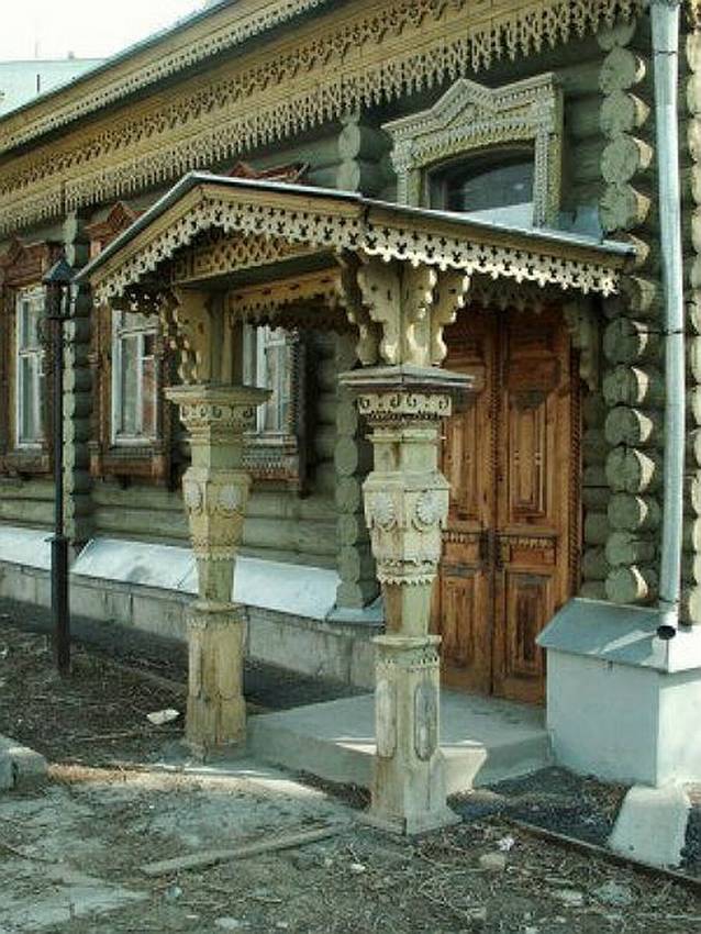 Резное крыльцо из дерева