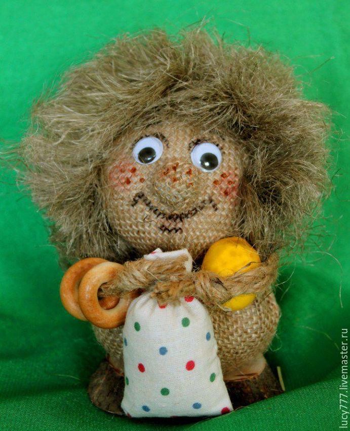 Домовёнок из мешковины: 10 фото