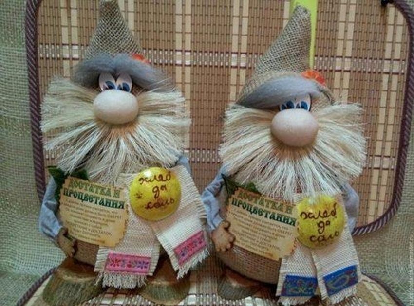 Домовёнок из мешковины: 10 фото