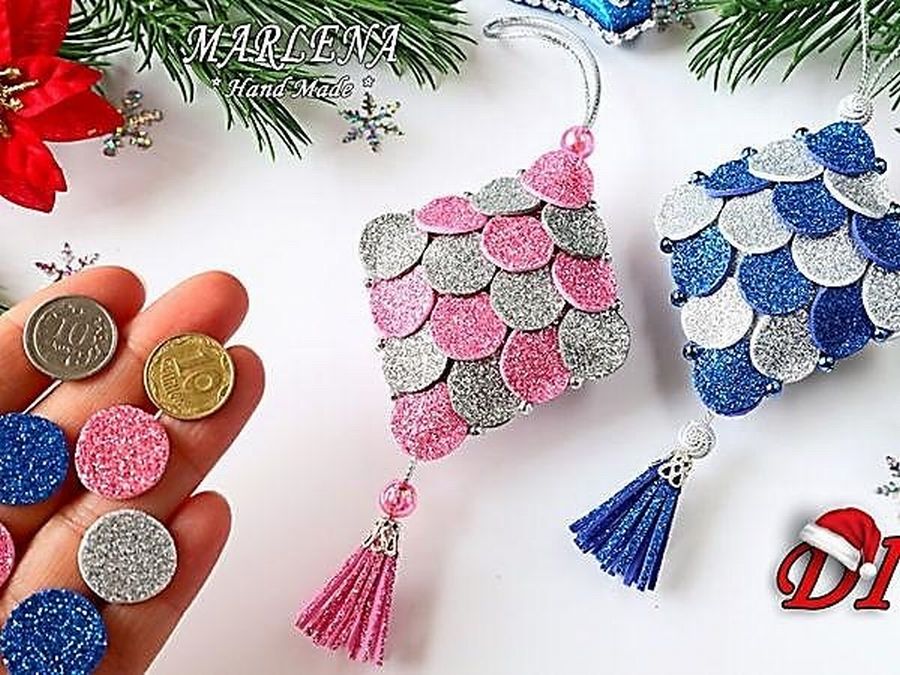 Новогодние елочные игрушки из фоамирана