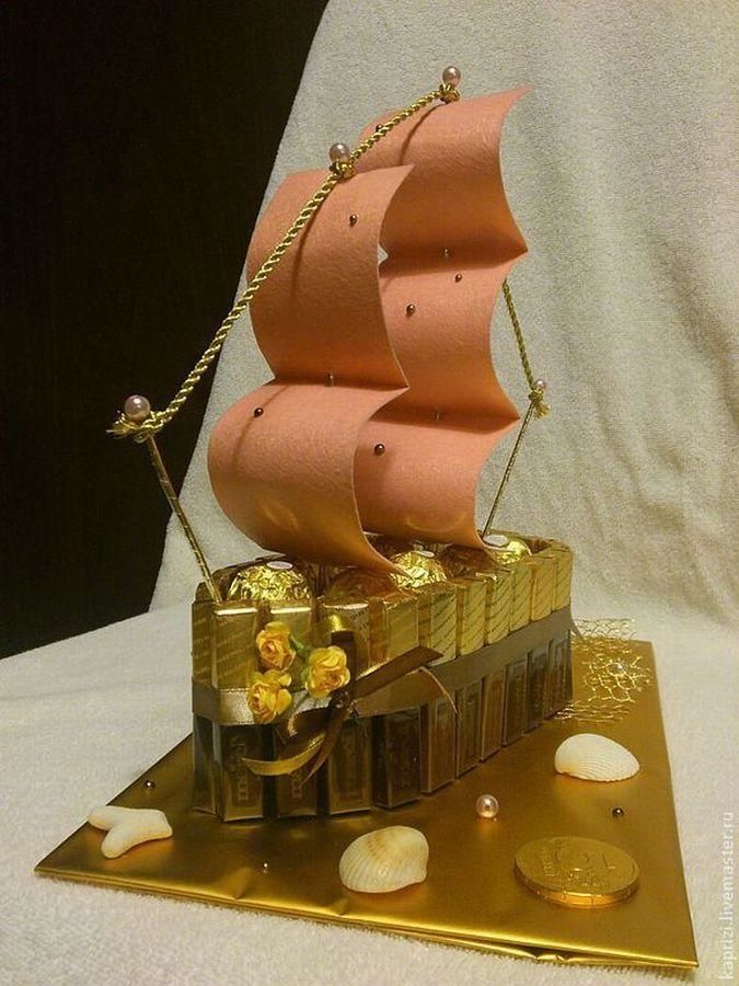 Парусник из конфет своими руками