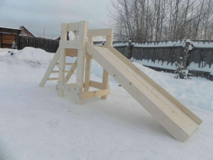 Деревянная горка из досок для дачи и дома - 10 проектов для улицы